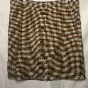 NWT TALBOTS houndstooth print design skirt. Size 18.